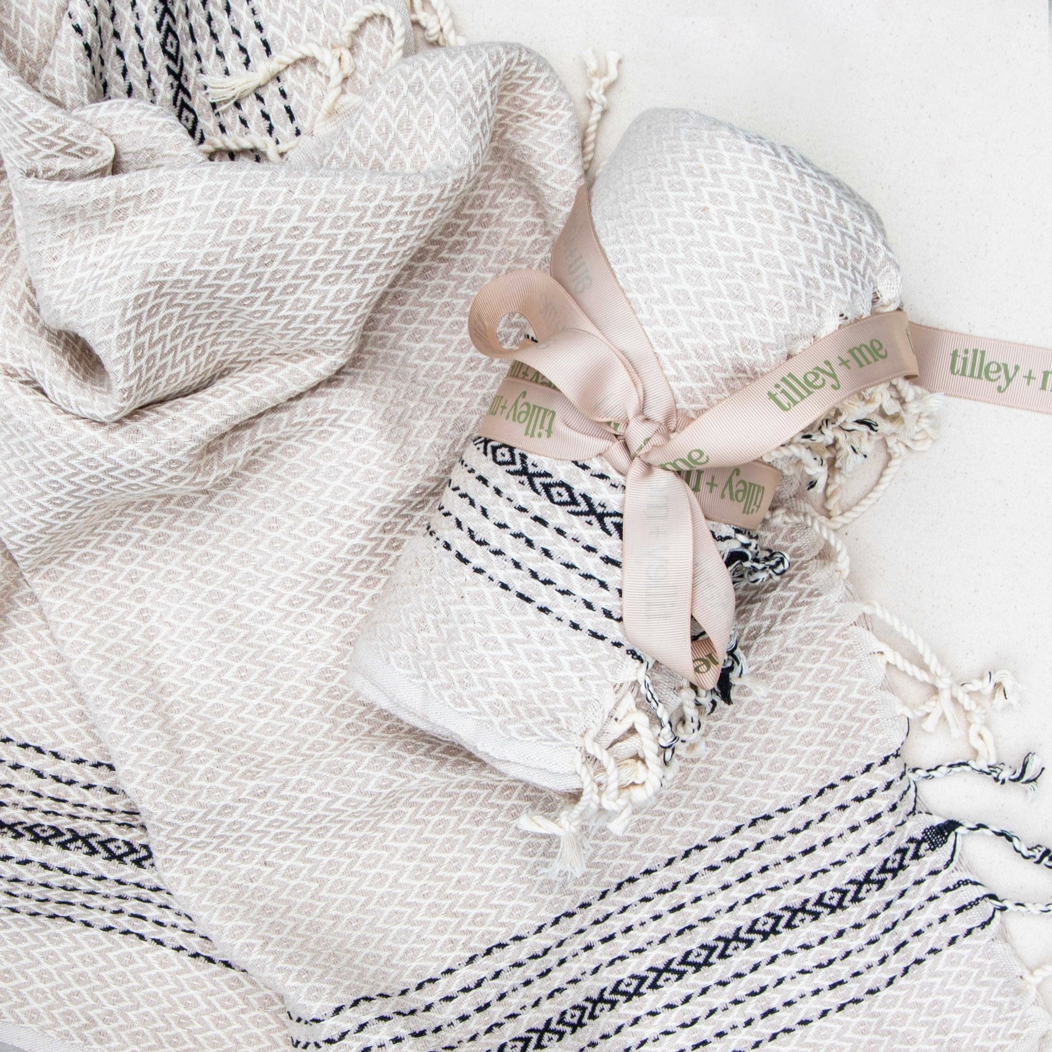 Turkish Towel – Lightweight, Quick-Drying & Handwoven Cotton Tilley + Me