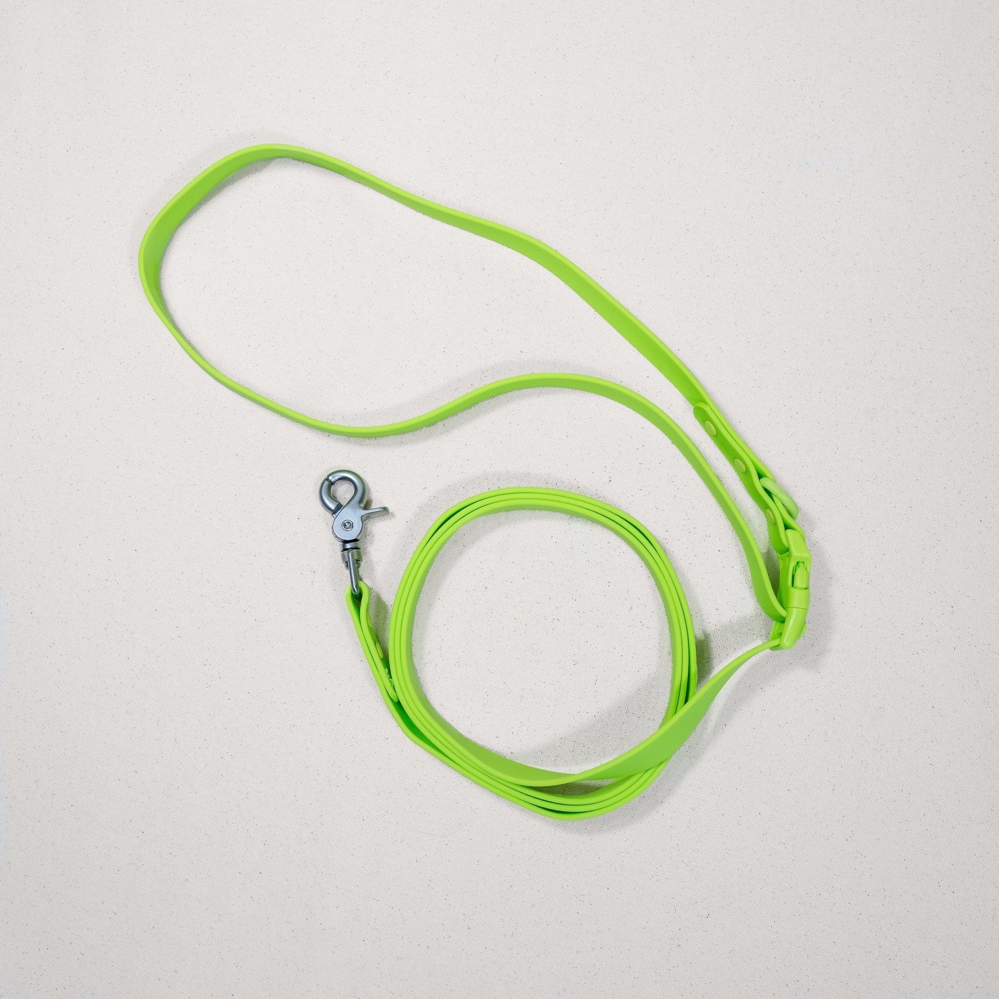 PVC Handsfree Dog Leash - All Weather Waterproof Durable & Odor-Resistant Tilley + Me